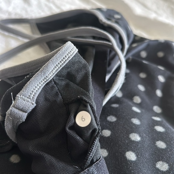 Women’s Lululemon tank - Picture 3 of 3